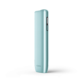 IQOS ILUMA i ONE Breeze Blue krāsā.