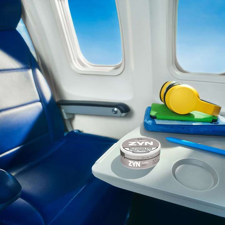 00072_047_DH_PLANE_ZYN-DRY-COOLMINT_PSICC_720X720-ZYN-CLASSIC_EN-LV